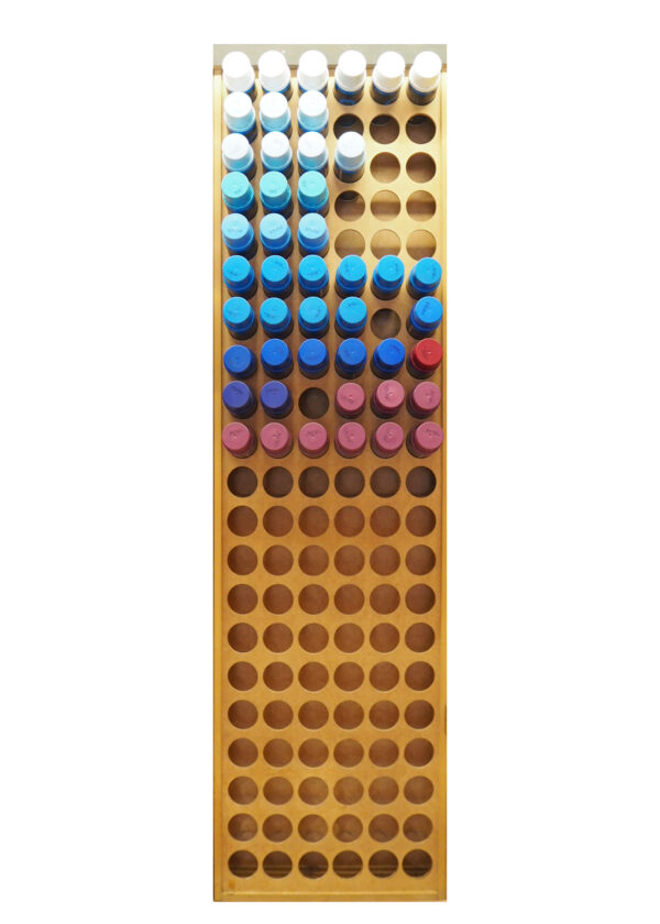 Estanteria de fusta de paret